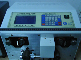 【大平方剝線機(jī)】擁有精密結(jié)實(shí)的機(jī)身，觸模式